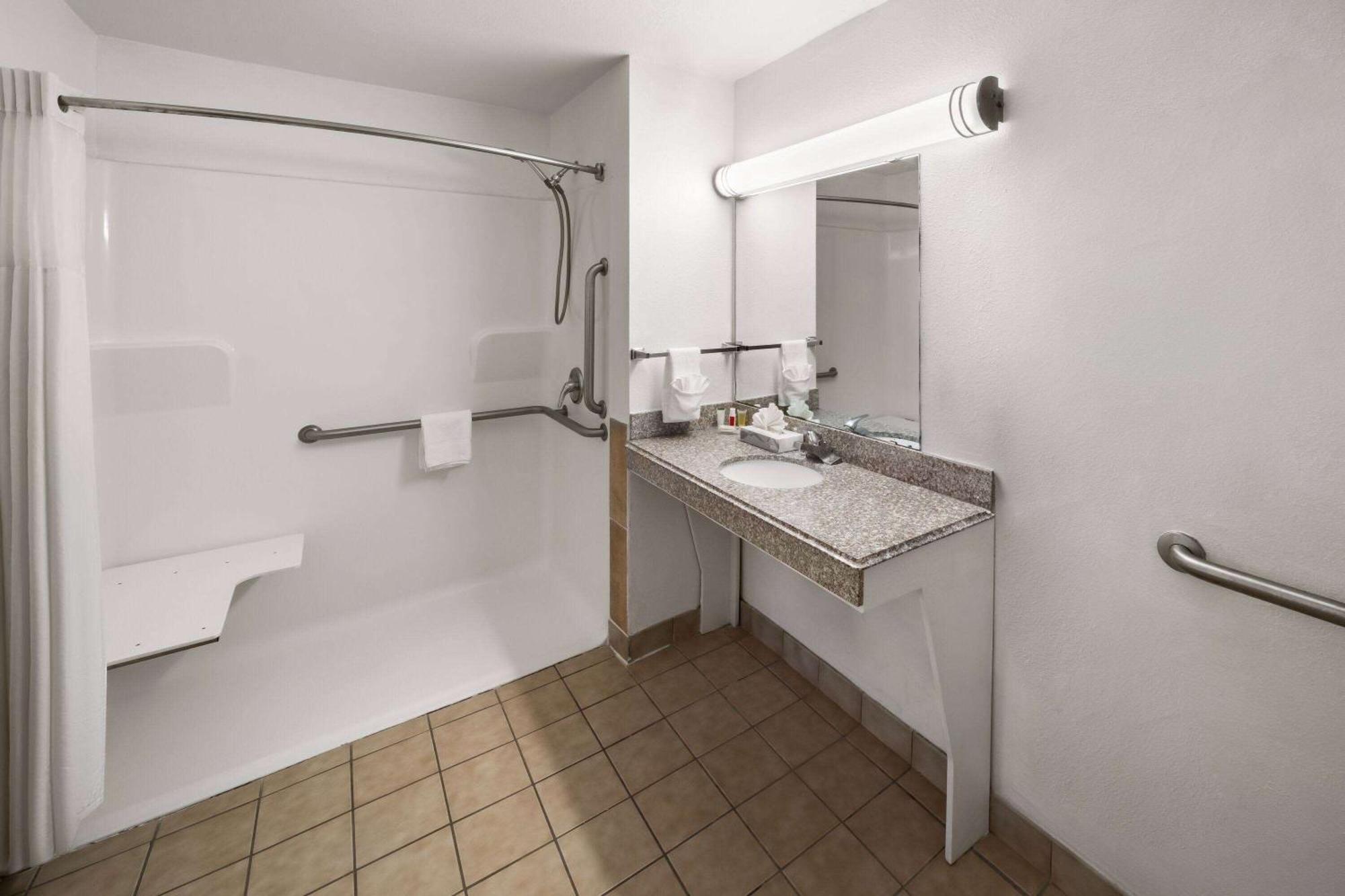 Super 8 By Wyndham Baton Rouge/I-10 Motel Prairieville Dış mekan fotoğraf