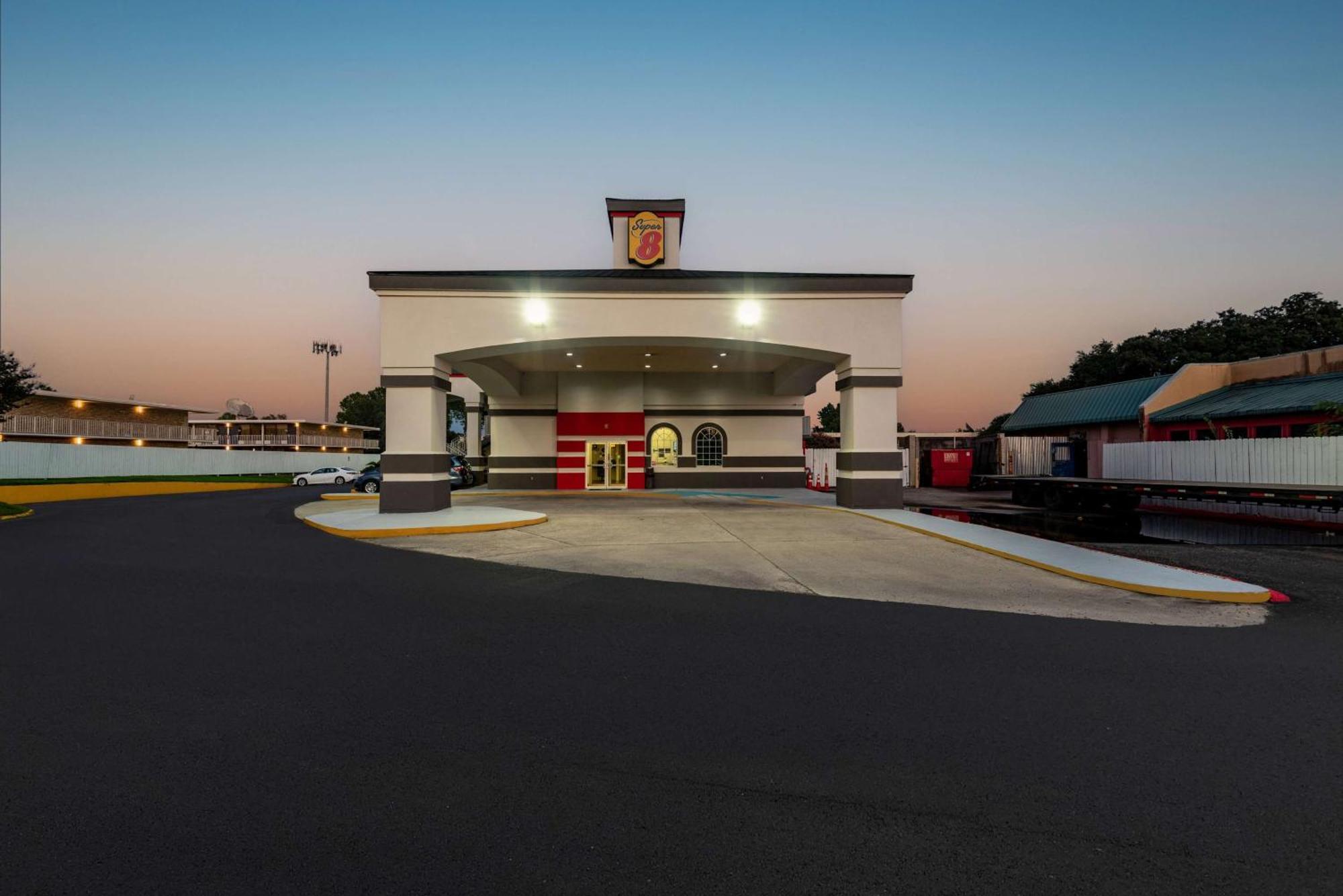 Super 8 By Wyndham Baton Rouge/I-10 Motel Prairieville Dış mekan fotoğraf