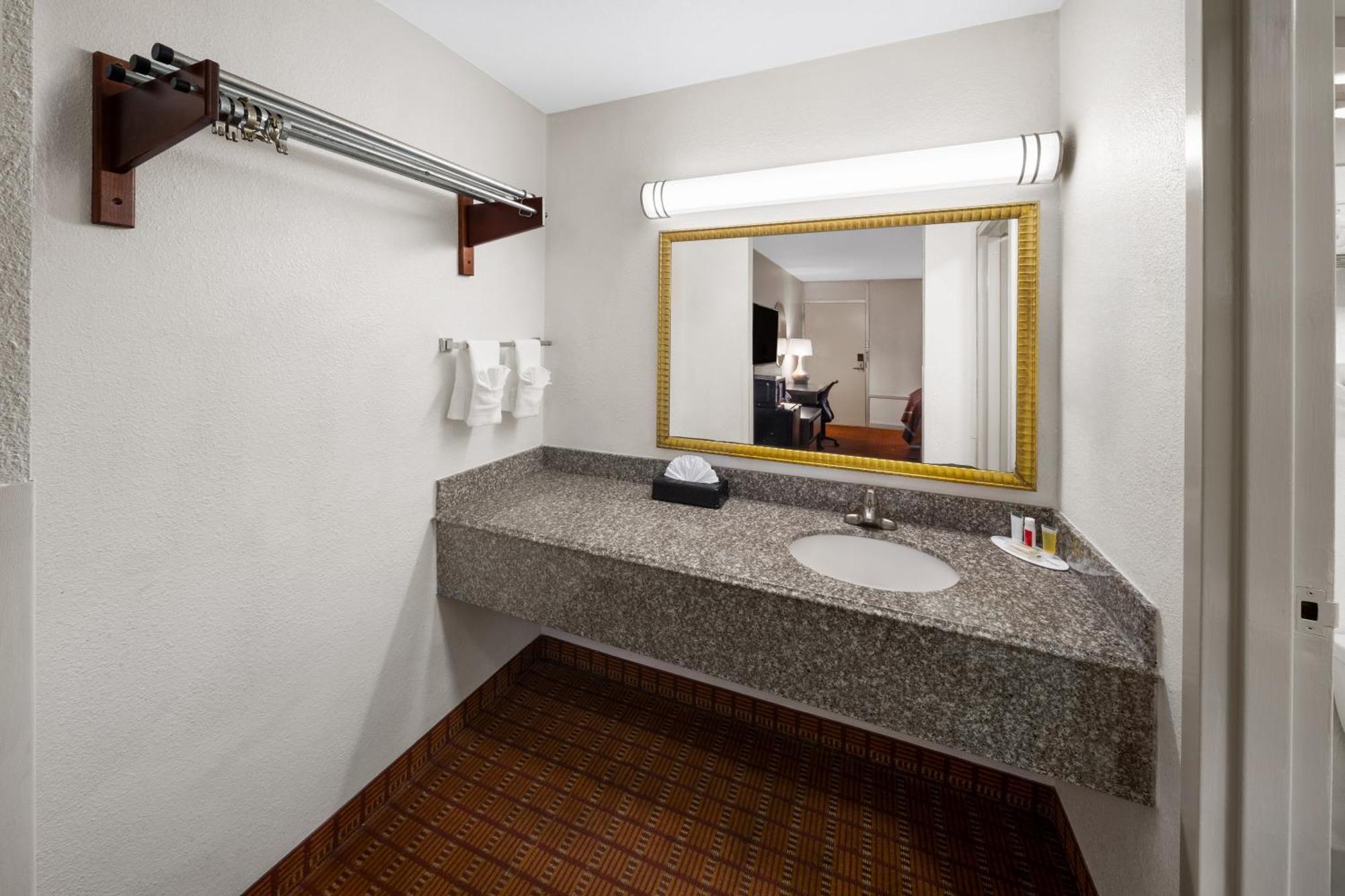 Super 8 By Wyndham Baton Rouge/I-10 Motel Prairieville Dış mekan fotoğraf
